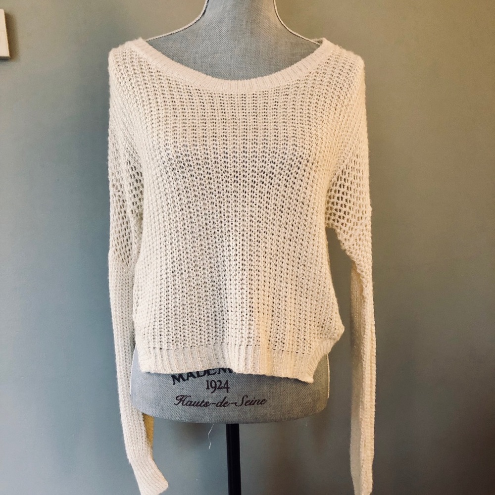 Cropped Knitted Sweater with Gold!